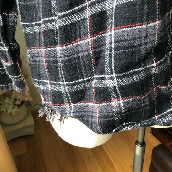 AE Distressed Flannel - Picture 2 of 5